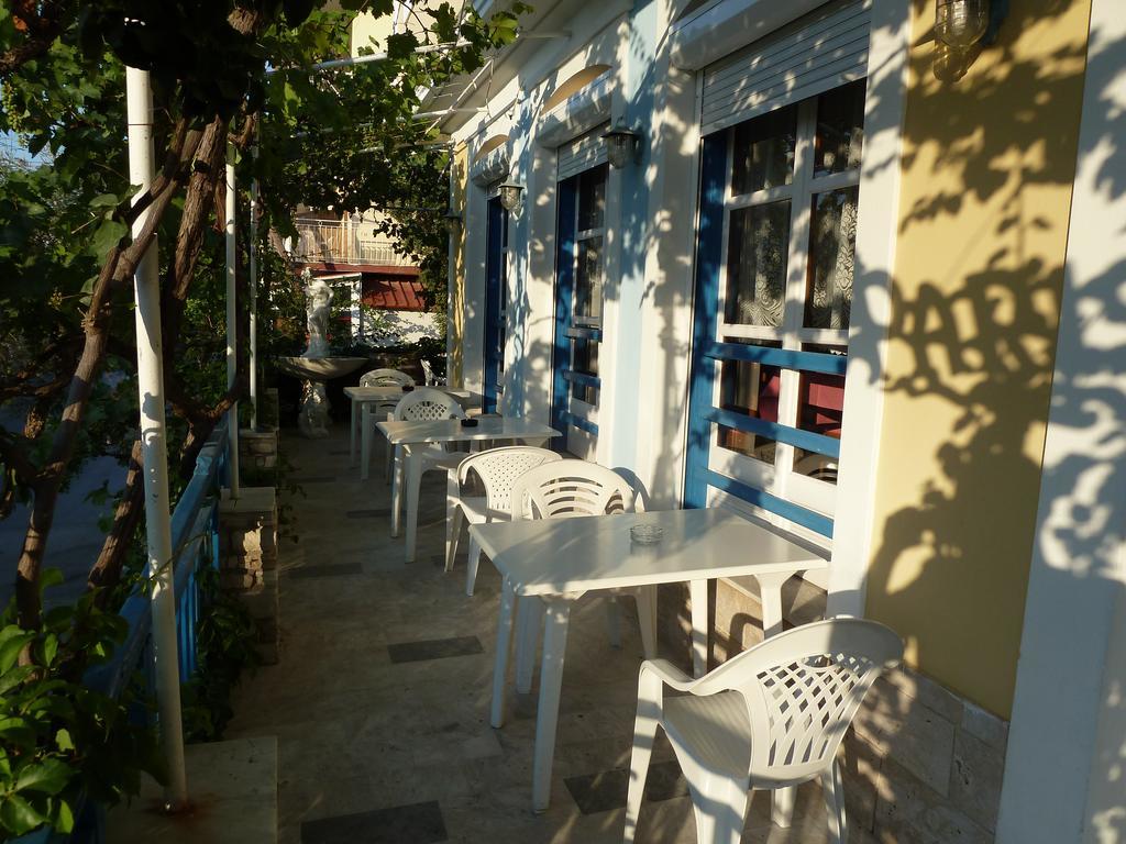Paris Beach Hotel Ireo  Rum bild