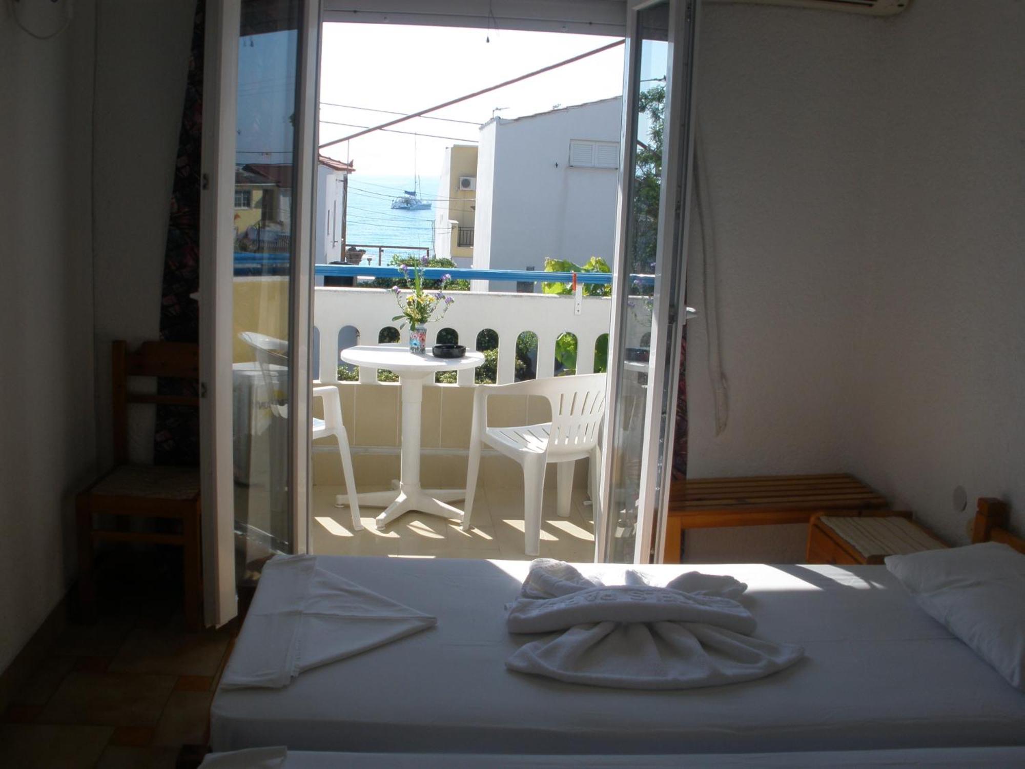 Paris Beach Hotel Ireo  Rum bild